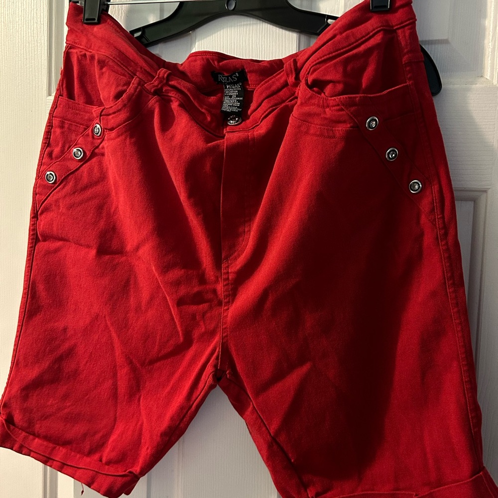 Red stretch denim Bermuda shorts